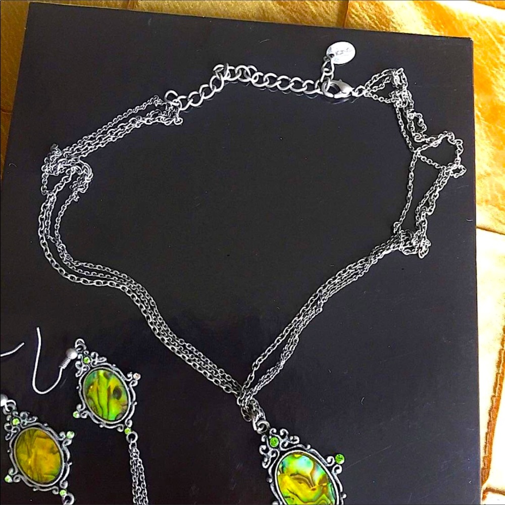 Gothic Necklace & Earrings Matching Jewelry Set Dark Academia Double Chain Rare - Picture 2 of 5